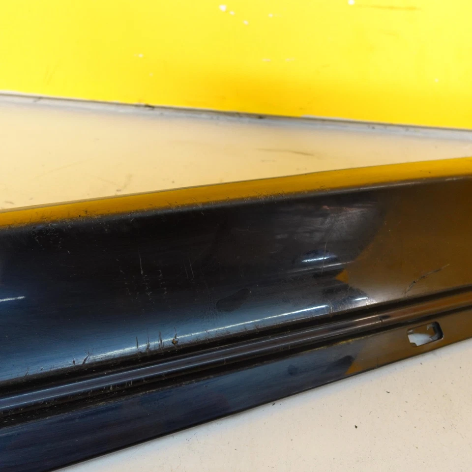 2015 - 2019 Lexus Rc350 Rh Rocker Panel Molding Black Damaged - Image 3 of 4