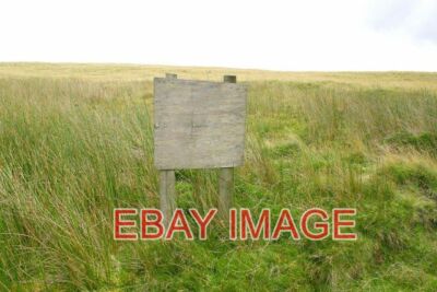 FOTO FÜLLEN SIE DIE LEERE AUS WAS AUSSIEHT WIE EIN LEERES SCHILDER ODER AUSHANGTAFEL IN DER NÄHE