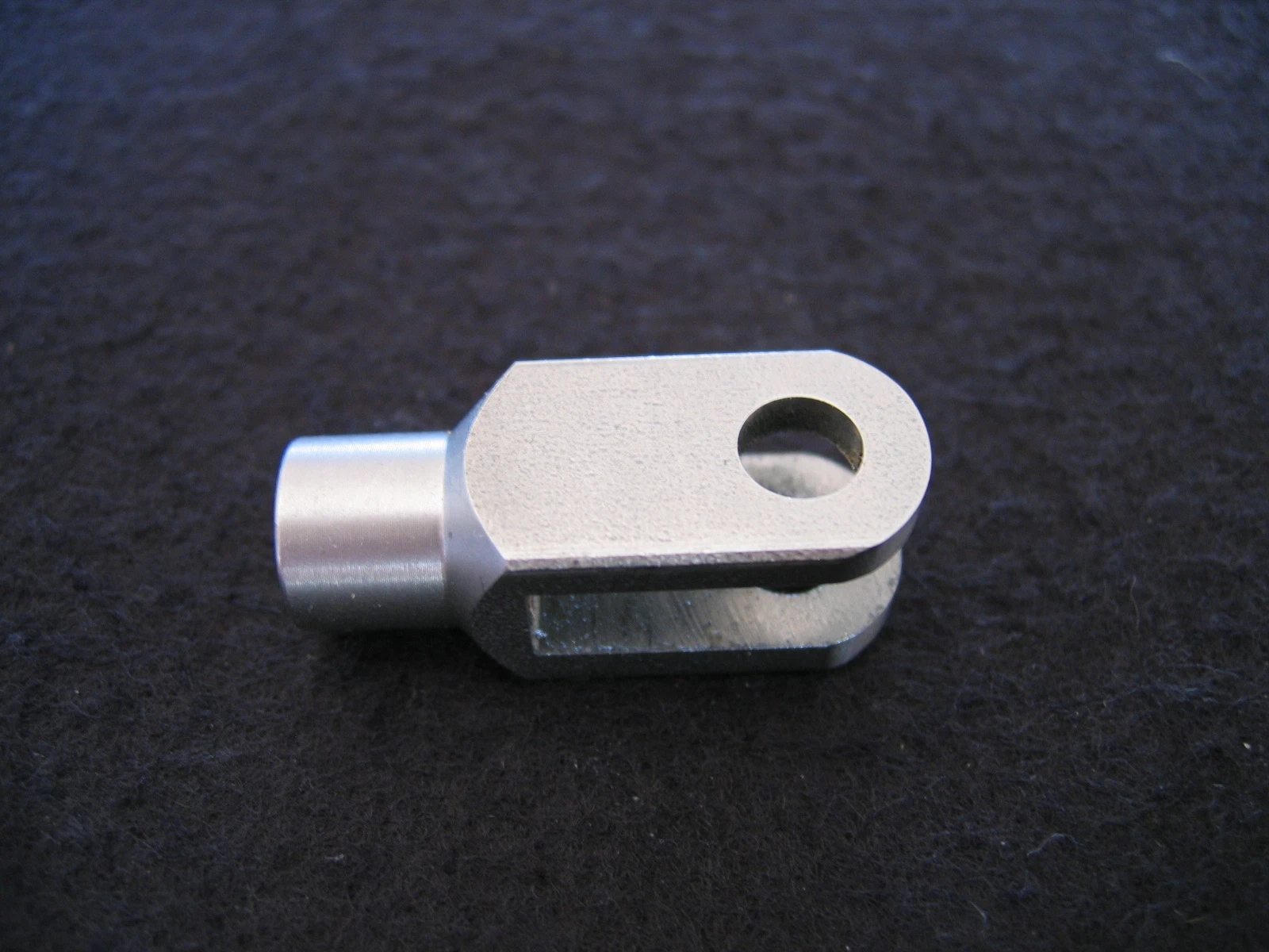Shawstainless Clutch Part Clevis &ndash; Stainless Steel Colour: Silver Model/ Series: K , R To Fit Make: BMW Placement on Vehicle: Rear Manufacturer Part Number: Clevis Brand: Shawstainless EAN: Does not apply &ndash; Fits BMW MODELS