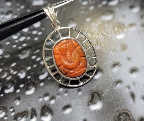 Ciondolo Ganesh intagliato pietra corallo naturale Italia argento sterling 92... - Foto 2 di 23