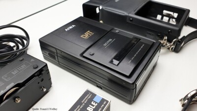 AIWA HD-S1 STARSSER DATプレーヤー カバー付 ジャンク レコーダー