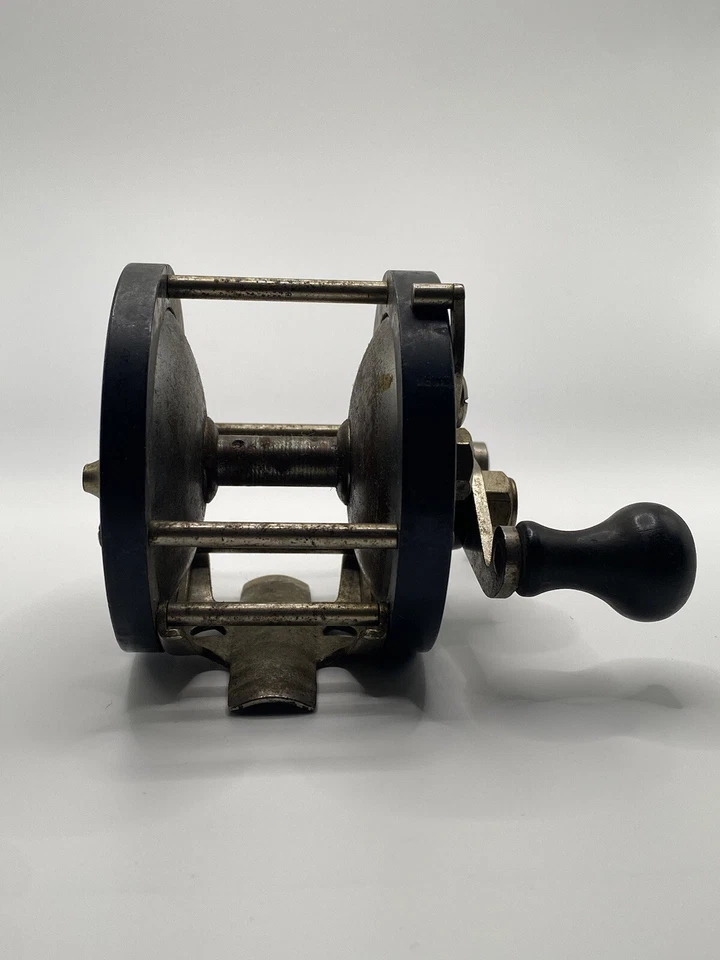 Carrete de pesca BRONSON REEL CO. BUCCANEER 250 carrete libre niquelado no. 700 Foto 2 de 4