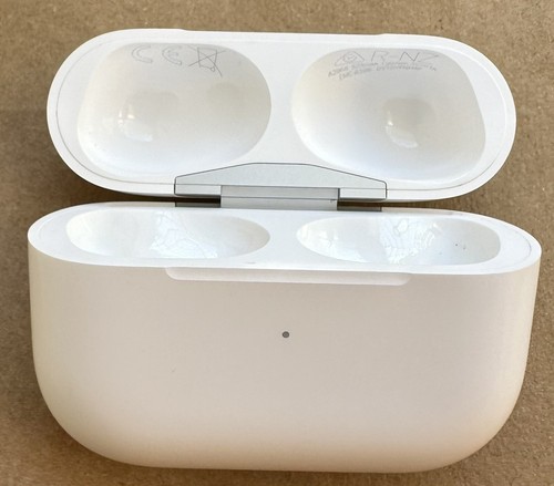 GENUINE APPLE AIRPOD A2968 MAGSAFE CHARGING CASE(USB-C) 2023 AIRPOD PRO 2ND GEN - Picture 3 of 3
