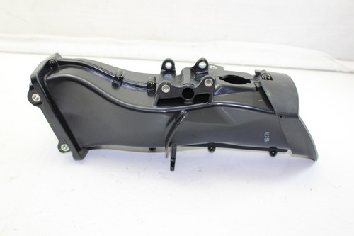 06 07 08 09 10 11 12 TRIUMPH DAYTONA 675 CENTER RAM AIR INTAKE TUBE DUCT - OEM