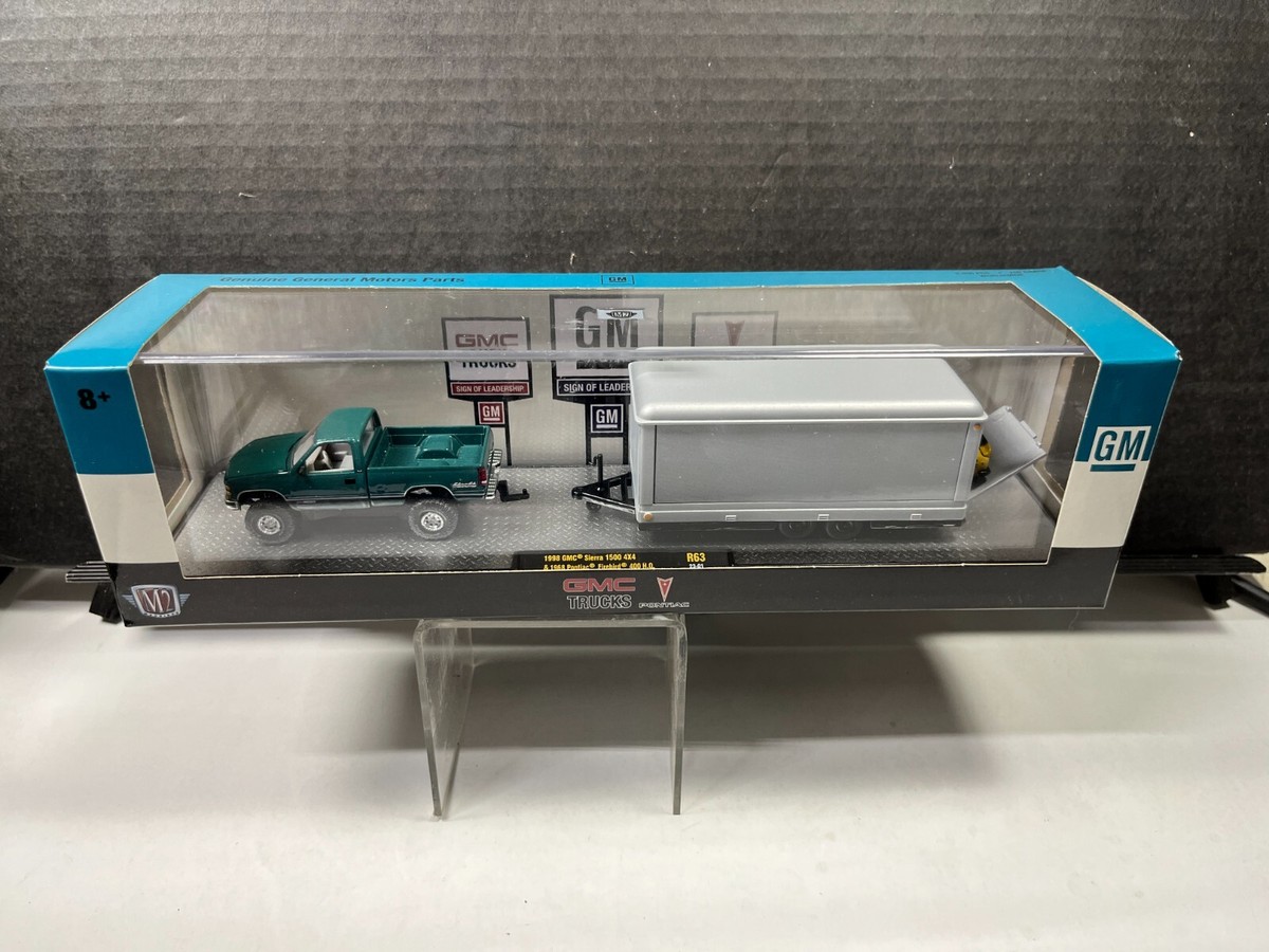 1/64 M2 HAULERS 1998 GMC SIERRA 1500 4X4 & 1968 PONTIAC
