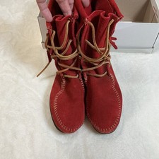 Minnetonka Moccasins Red Suede Fringe Ankle Boots Women s Size 7