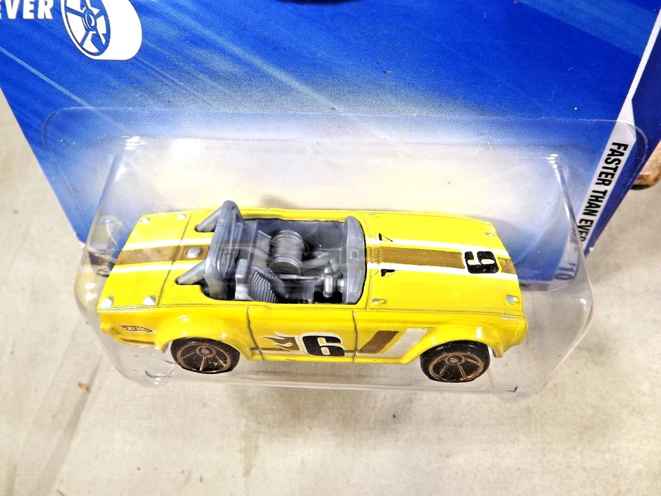 Hot Wheels #131 2010 más rápido que nunca 3/10 Triumph Tr6 variación amarilla con FTE Sp Foto 3 de 4