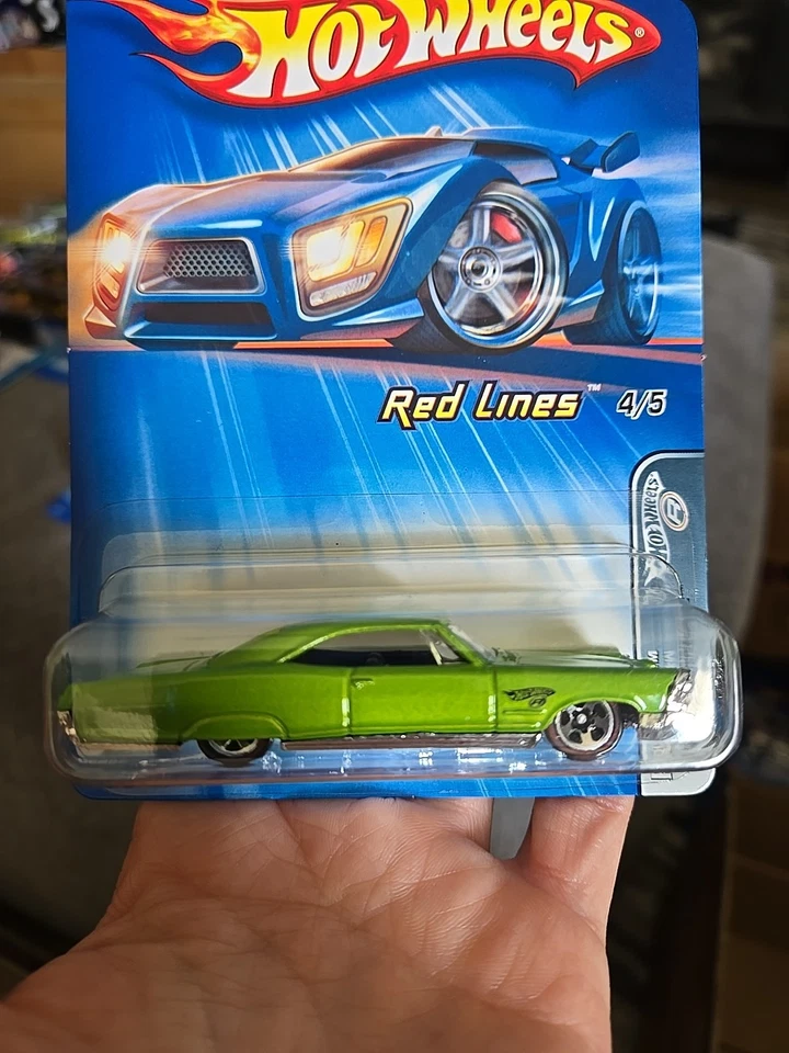 2005 Hot Wheels #99 Red Lines 4/5 PONTIAC BONNEVILLE Verde com RL 5 Raios China - Imagem 2 de 4