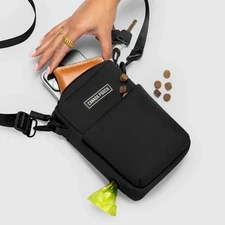 NWT - Canada Pooch THE EVERYTHING Dog Walking Bag - Black