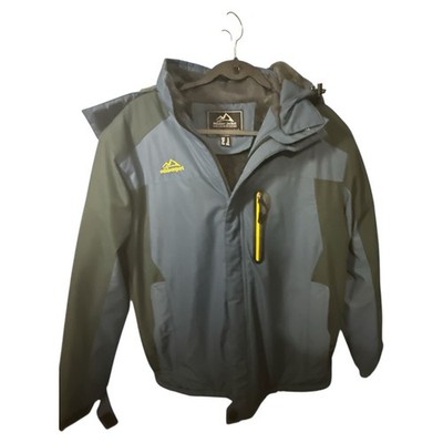 outdoor sport jacket ,raincoat Size Small