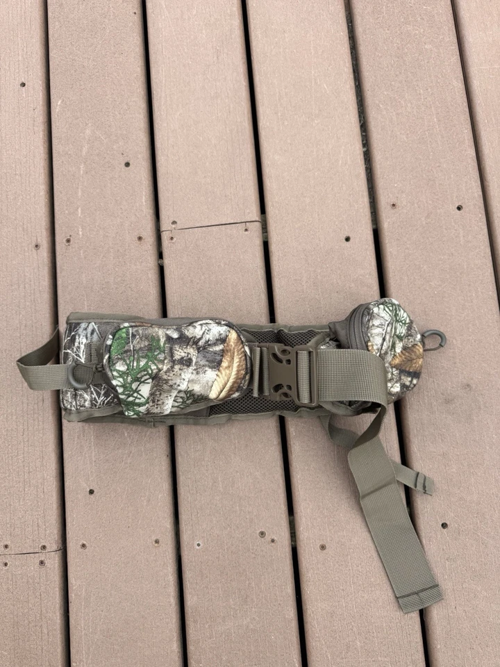 Realtree Camouflage Fanny Pack Hunting Belt Lightweight Clip On Adjustable - Image 2 of 4