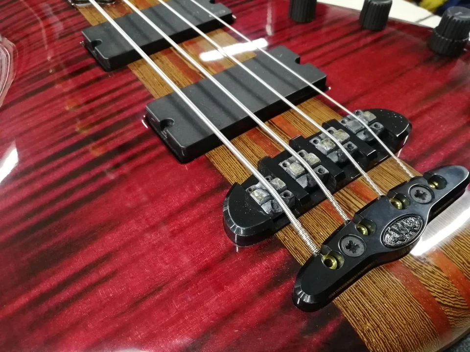 Bajo eléctrico usado MAYONES PATRIOT 4 Foto 4 de 4