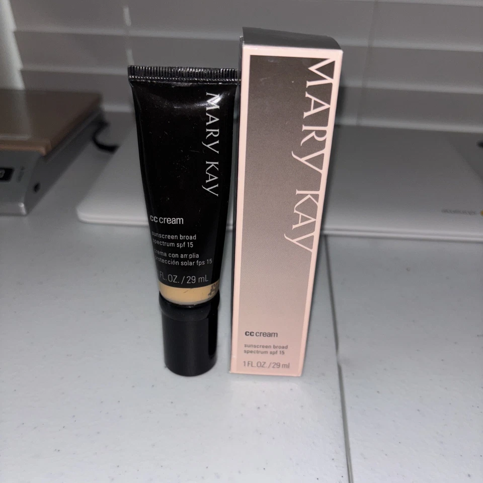 Mary Kay CC Cream Sunscreen Broad Spectrum SPF 15 - Medium - 1 fl oz - Image 4 of 4