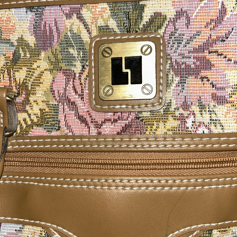 Bagagem de Lazer Vintage Anos 80 Tapeçaria Bege Floral Bolsa de Transporte Acabamento Bronzeado - Imagem 3 de 4