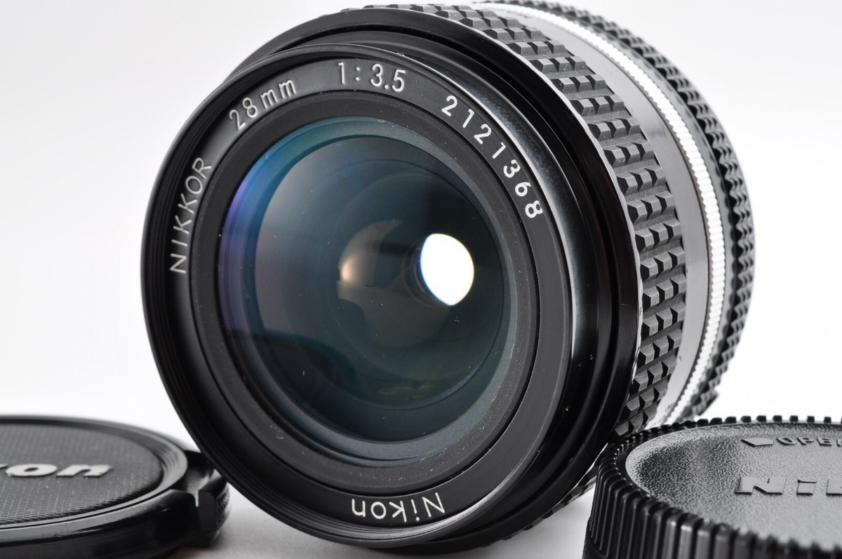 【極美品】動作◎ Nikon Ai Nikkor 28mm F3.5 968 Near Mint NIKON Ai-s NIKKOR 28mm F3.5 MF Wide Angle Lens