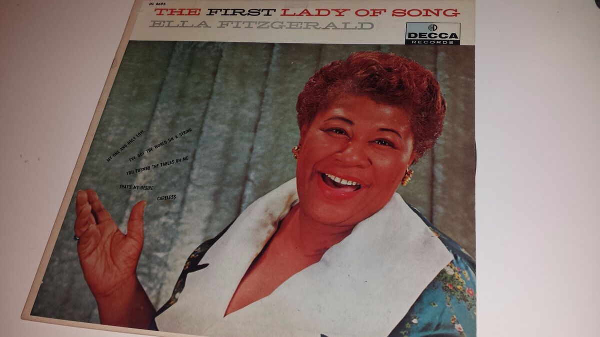 First Lady of Song: : CD e Vinil