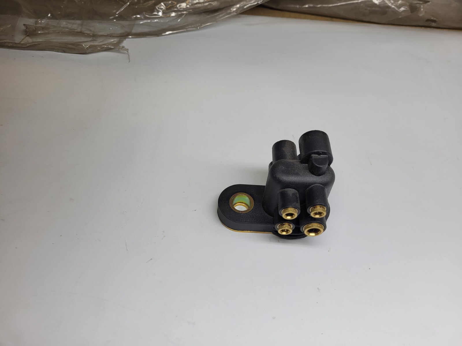 WABCO 9348990740 - Manifold Protection Valve | eBay