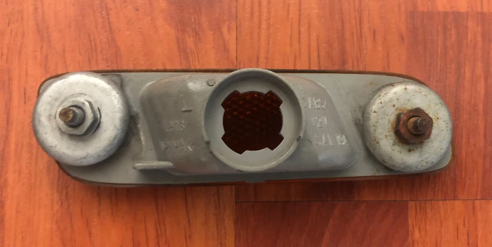 Lexus IS300 GS300 GS430 Prius Front Left Side Marker Lamp Genuine 81741-30120 - Image 2 of 4