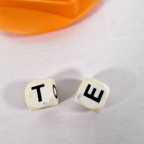 Boggle Word Game, Ages 3 and up, 1 or more Players, Classic - Picture 5 of 8