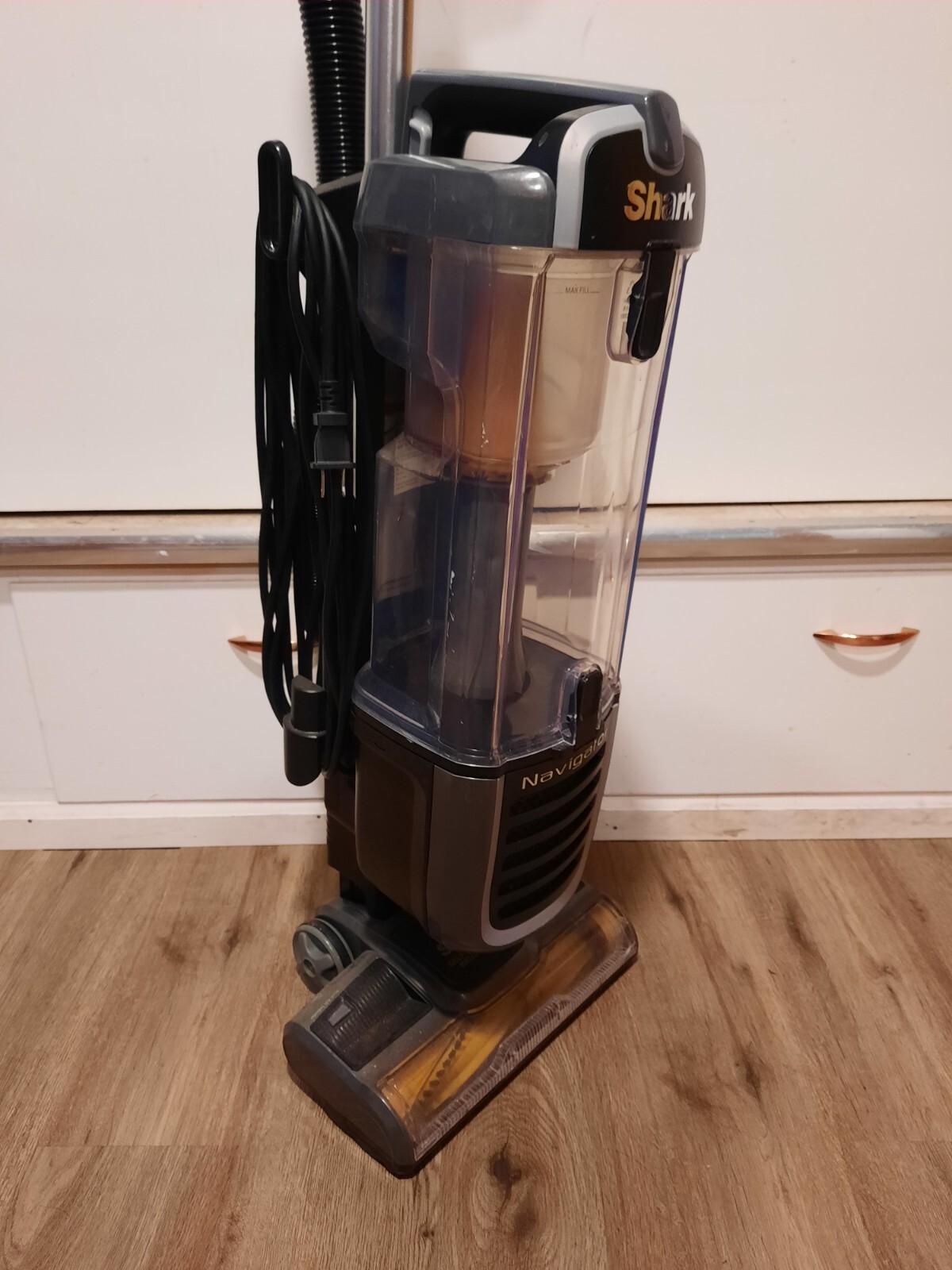 Shark ZU62 Navigator ZeroM SelfCleaning Brushroll Pet Pro Upright