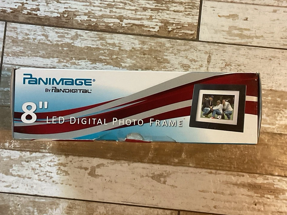 Panimage by Pandigital - New LED DIGITAL PHOTO FRAME - 8" 1600 Images Wood Frame - Image 4 of 4