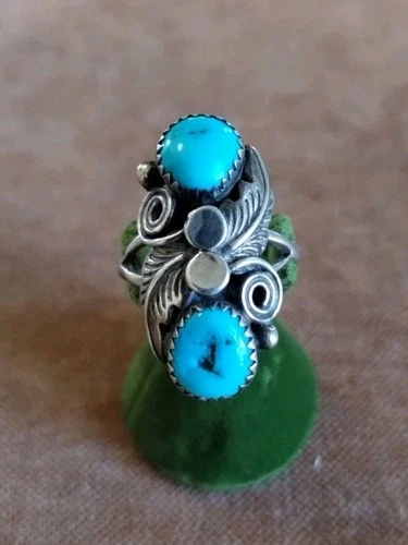 Vtg NAVAJO Sterling Silver Turquoise Ring signed LW
