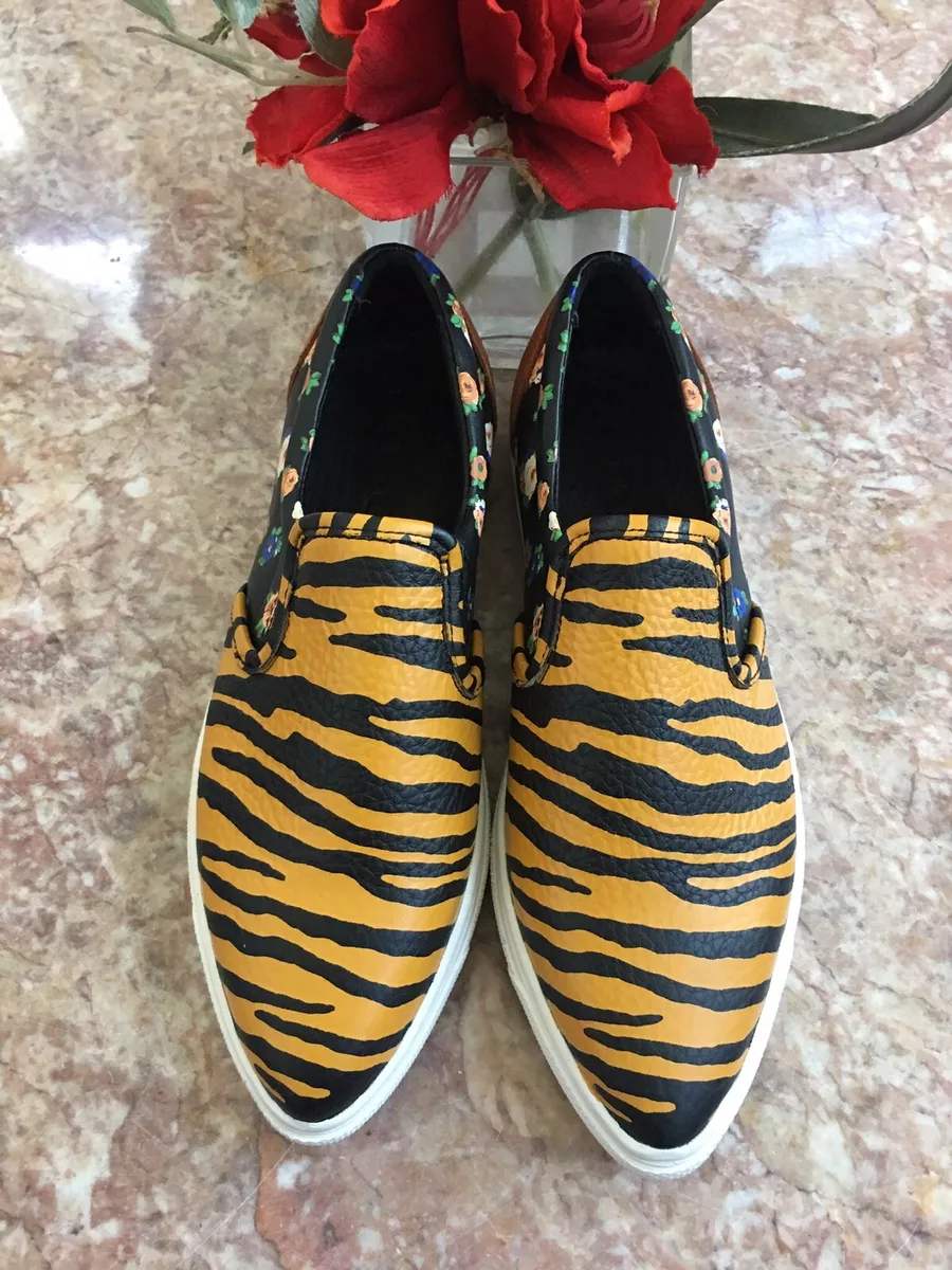 Bengal Tiger Stripe Women's Lace-up Canvas Shoes – Stonecrowe Trading Co.