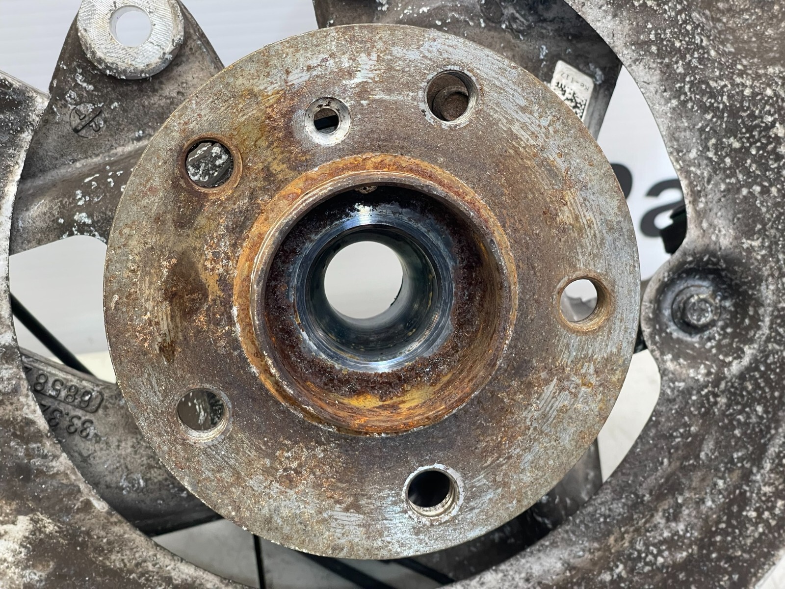 2014-2019 BMW I8 OEM REAR RIGHT SPINDLE KNUCKLE WHEEL BEARING HUB ASSEMBLY