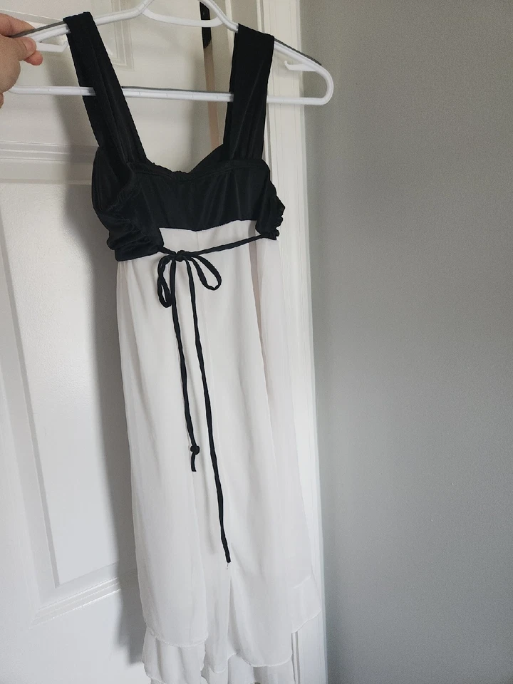 Vestido blanco y negro para niñas talla 12 de MyMichelle Foto 4 de 4