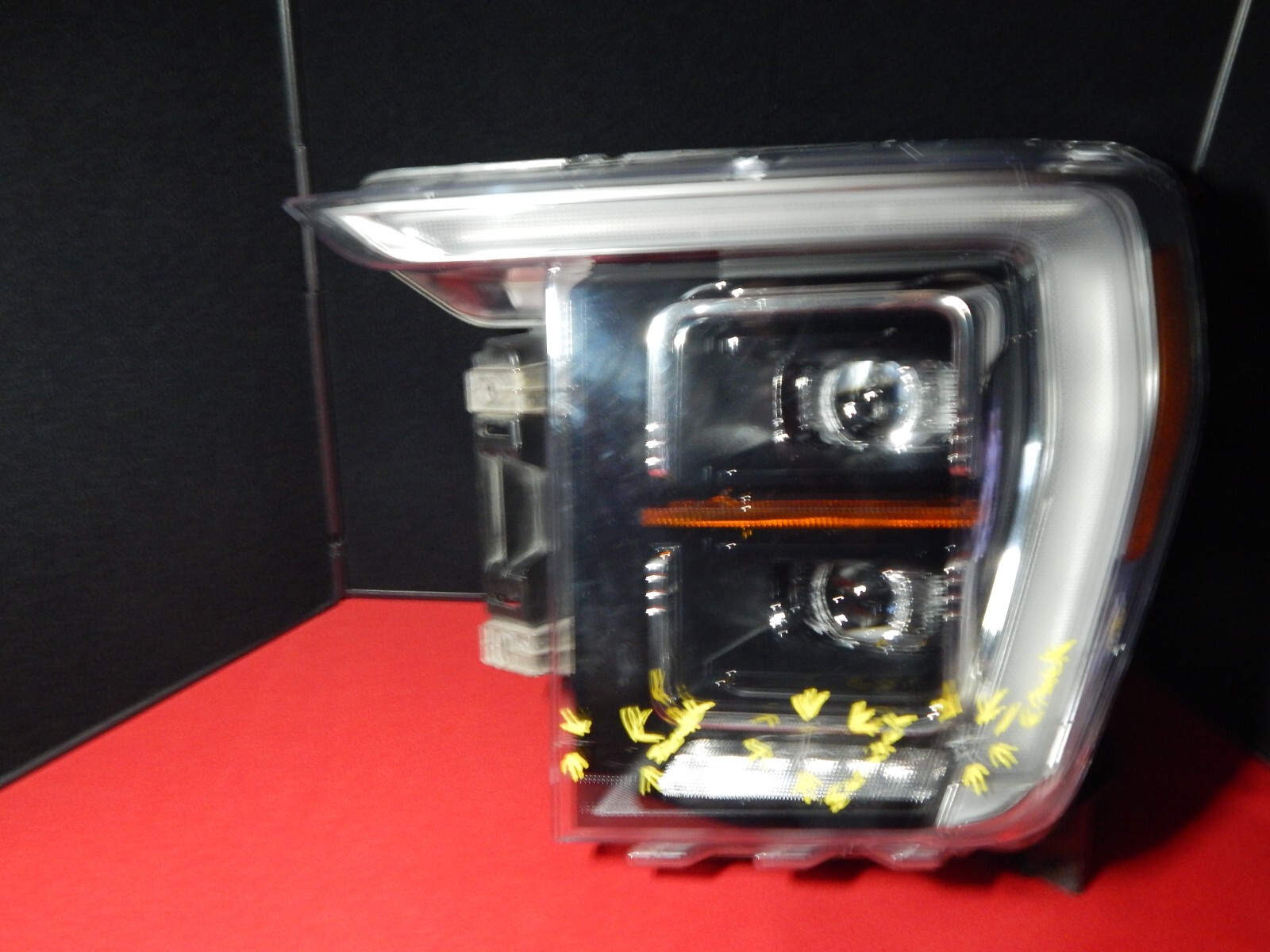2021-2024 Ford F150 Left Driver LED Headlight OEM with 1 Broken Tab