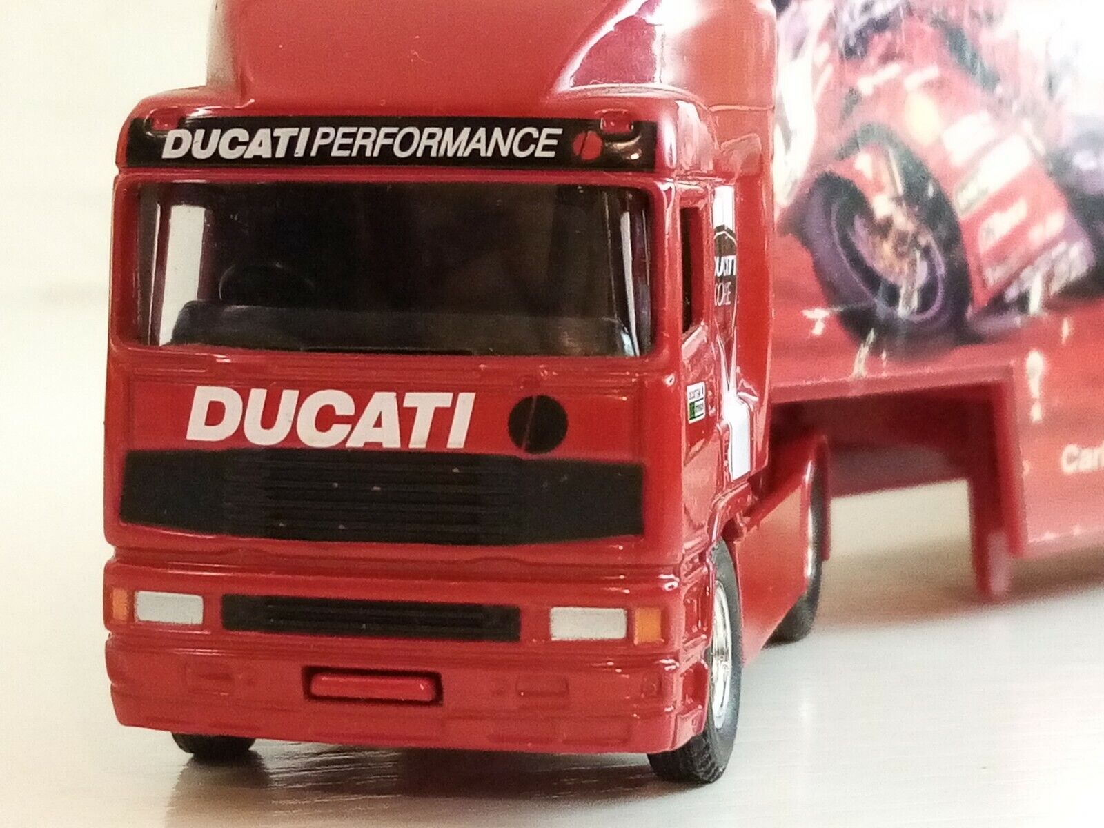 Foto 2 di 12