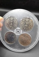 Rare Vintage silver Jubilee Crowns coins 1977 Hornby Hobbies Cased Proofed UNC 