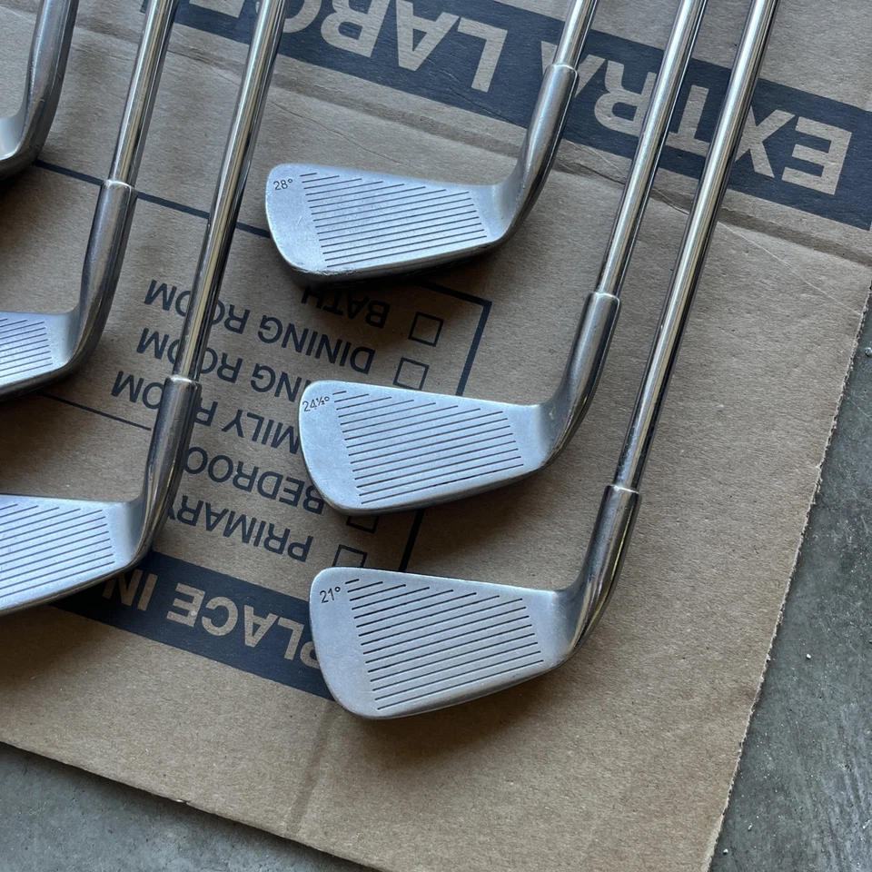 Juego de hierro escocés plateado Tommy Armour 855s 3-PW con varillas de acero regulares Foto 3 de 4