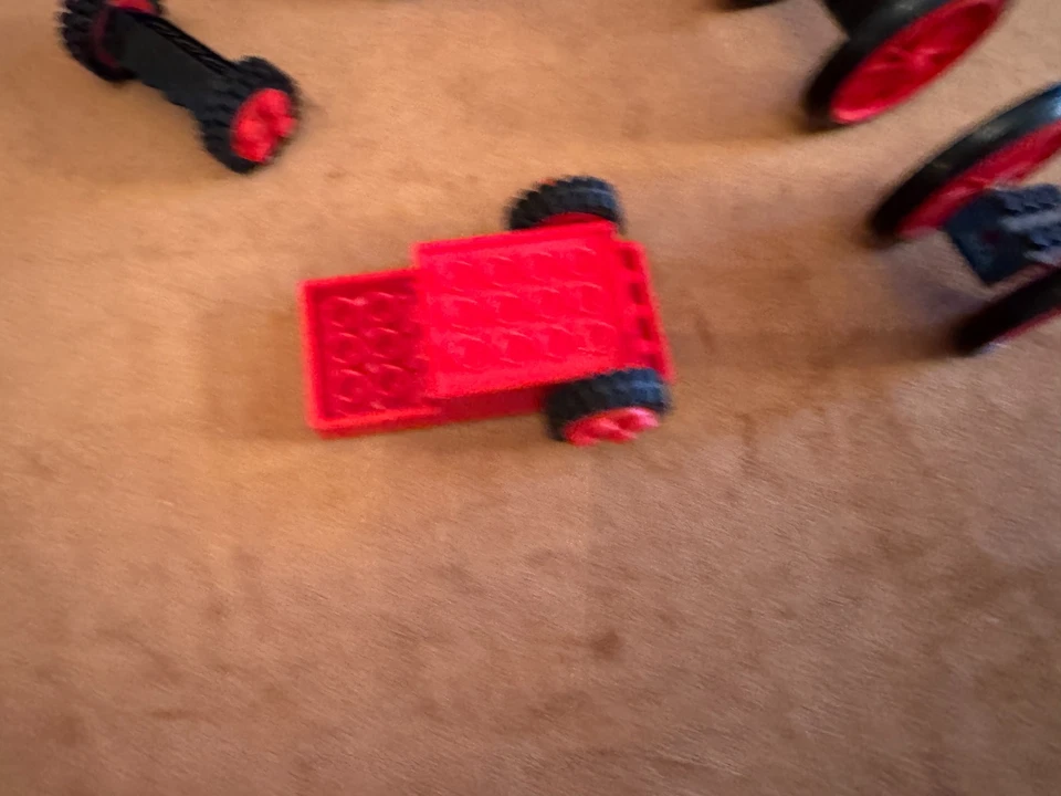 636 LEGO 1990s Vintage 9 x 4 pullback motor and axel wheels lot large spoked 818 - Image 4 of 4