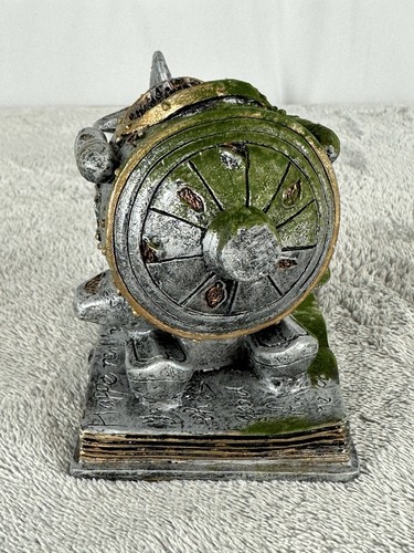 Skurriles Vintage Flugzeug auf Buch Harz Briefbeschwerer Figur - Bild 5 von 9