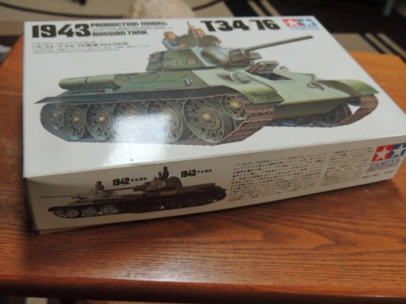 Tamiya T34/76 1943 Russian Tank Model Kit Unbuilt 1/35 #3559