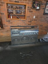  NO CASSETTE  Magnavox D8443 AM/FM Radio Boombox Ghetto Blaster