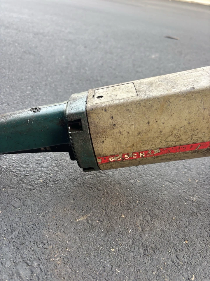 Amoladora Bosch 9" funciona muy bien (número de modelo desconocido) Foto 4 de 4