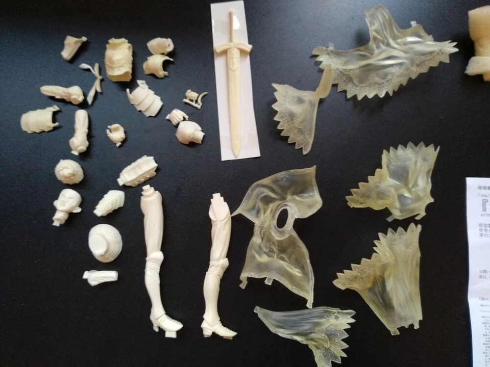 Modelkit: Saber 1/8 E2046 Shining Series Manga Anime Fate Stay Night - Bild 2 von 3