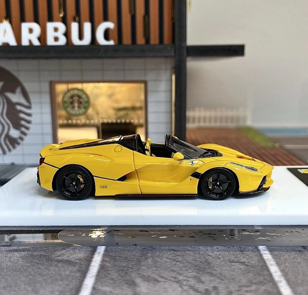 DMH 1:64 Yellow Laferrari Aperta Convertible Sport Model Diecast