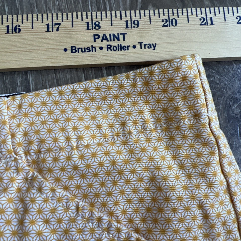 Lee Shorts Women's Size 20 Medium Golden Stars Regular Fit Mid-Rise New 5"Inseam - Image 2 of 4