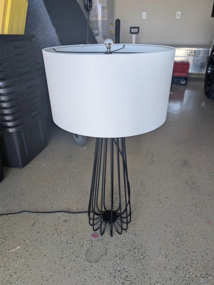 Lámpara de mesa SAFAVIEH Estill (juego de 2) Foto 2 de 2