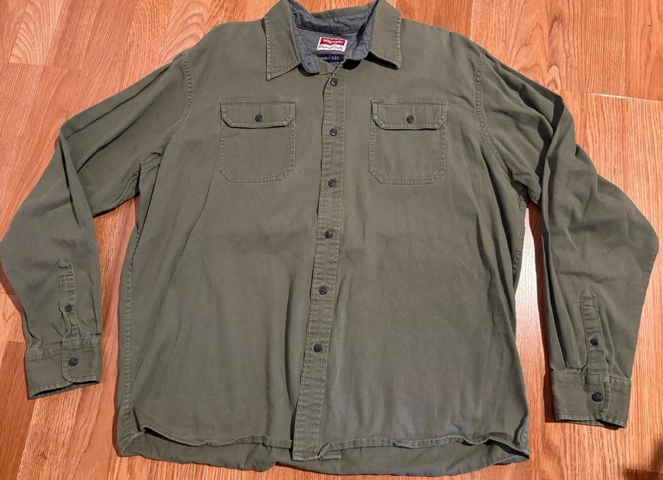 Camisa de algodón con botones Wrangler Denim Comfort Flex verde XL manga larga para hombre Foto 2 de 4