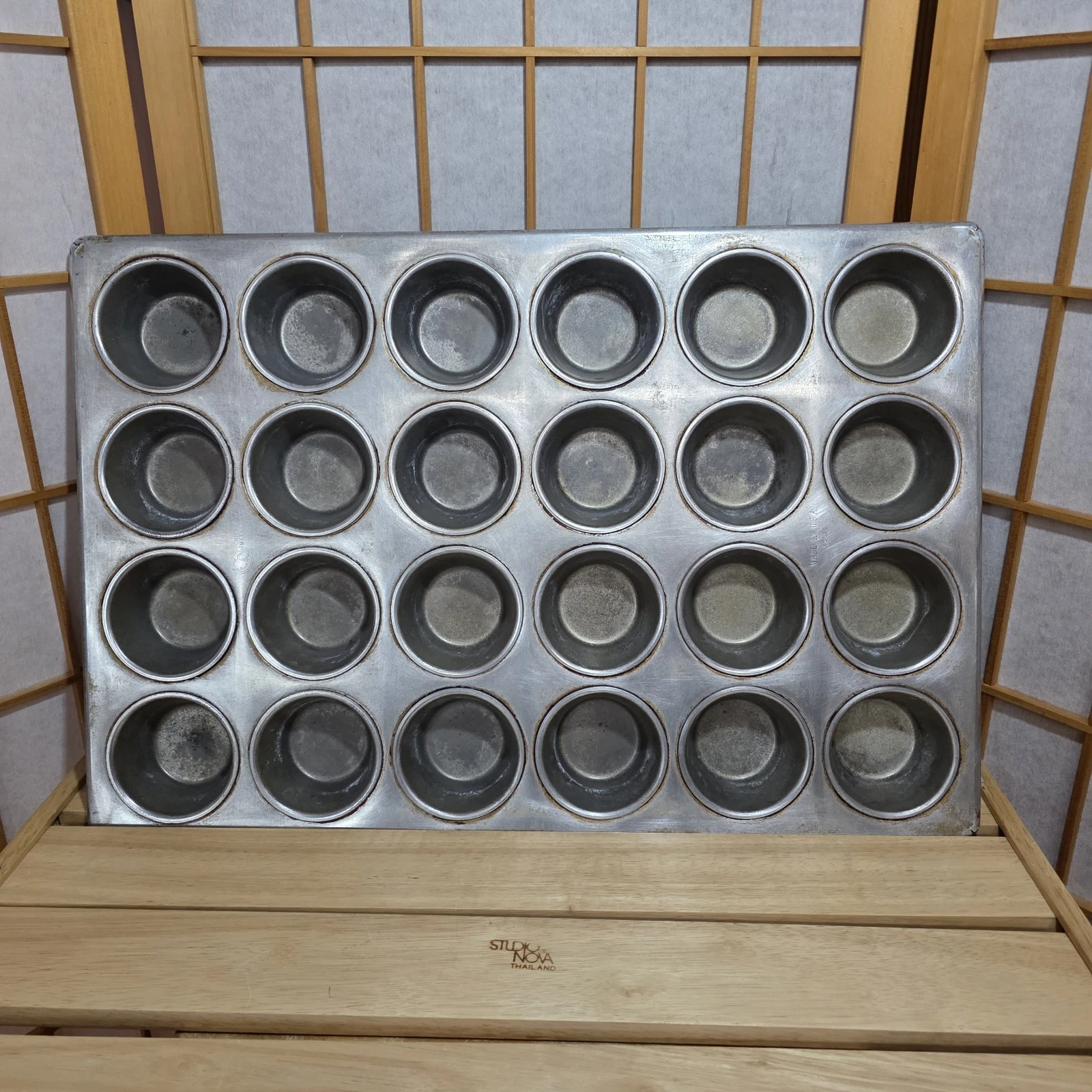 Chicago Metallic 45525 Glazed 24-Cavity Cupcake/Muffin Pan
Opens in a new window or tab