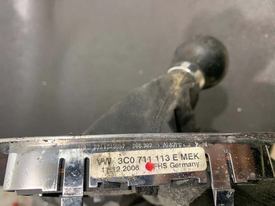 Volkswagen Passat B6 2005 perilla de cambio y cubierta 3C0711113E #2 Foto 3 de 3