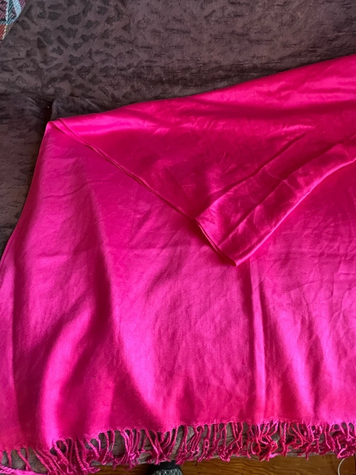 Super Soft Paras 100% Cashmere Large Hot Fuchsia Pink Neck Scarf w Fringe - abou - Изображение 3 из 4