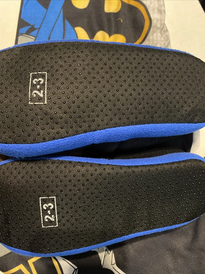 Batman Boys' Pajama/Lounge Pant Size 10/12 With Matching Slippers Size 2-3 New - Image 3 of 4