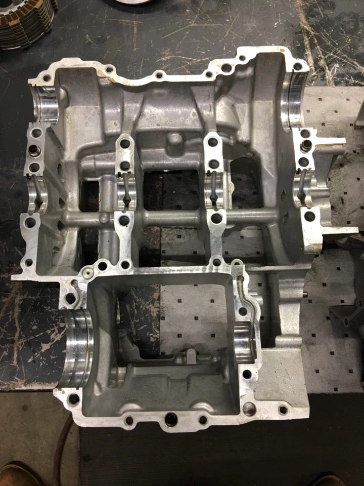 Juego de fundas de cárter Triumph Daytona 675 2007 OEM Foto 2 de 4