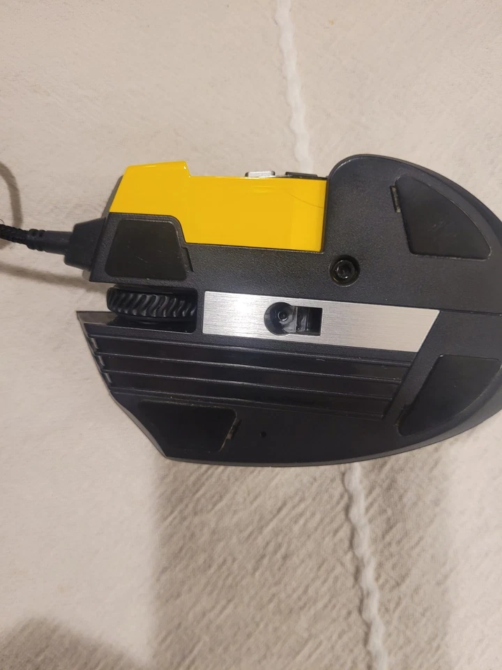 GENUINO Corsair SCIMITAR Pro RGB Ratón para Juegos con Cable CH-9304011-NA - Negro/Amarillo Foto 3 de 3