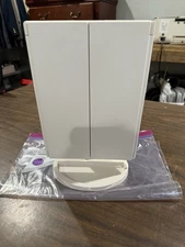 ABSOLUTELY LUSH MAGNIFING FREE STANDING LIGHT UP MAKE-UP MIRROR